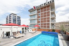Hotel Velvet Plaza