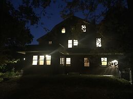 JARVIS Edgewater Park & Beach 5BD Villa