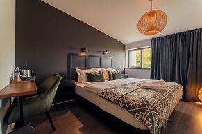 Farmhouse Lodge