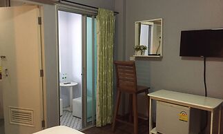 Nawaporn Place Guesthouse