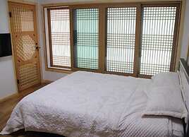 Suncheon Moonlight Love Hanok Pension