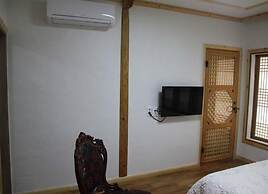 Suncheon Moonlight Love Hanok Pension