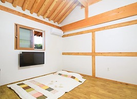 Suncheon Moonlight Love Hanok Pension