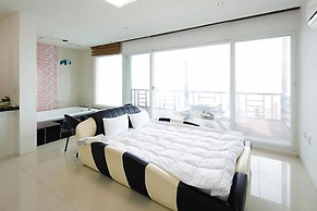Pohang Sea Shore Pension