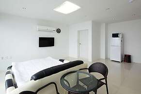 Pohang Sea Shore Pension