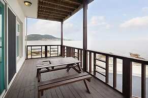 Pohang Sea Shore Pension