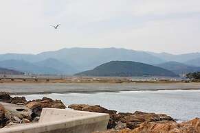 Pohang Sea Shore Pension