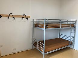 Roey Backpackers & Party Bar