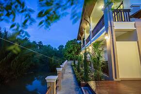 Oh Amphawa Boutique Resort