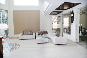 Qcent Gurgaon by Pacific Inn