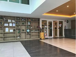 Ozone Condotel Kata by RESAVA