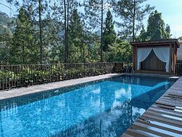 Mentari Hill View 7BR Villa with a Private Pool