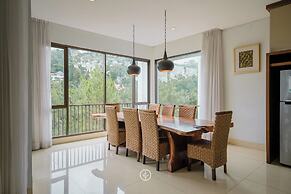 Mentari Hill View 7BR Villa with a Private Pool