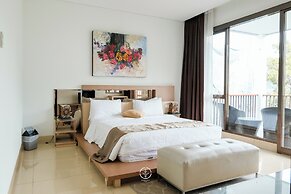 Mentari Hill View 7BR Villa with a Private Pool