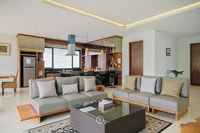 Mentari Hill View 7BR Villa with a Private Pool