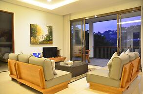 Mentari Hill View 7BR Villa with a Private Pool