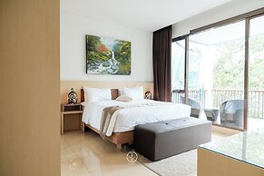 Mentari Hill View 7BR Villa with a Private Pool