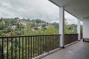 Mentari Hill View 7BR Villa with a Private Pool