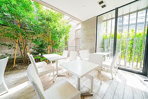 Quintessa Hotel Tokyo Haneda Comic & Books