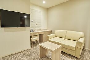 Quintessa Hotel Tokyo Haneda Comic & Books