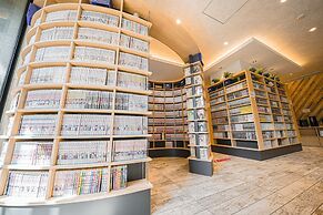 Quintessa Hotel Tokyo Haneda Comic & Books