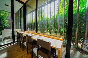 Quintessa Hotel Tokyo Haneda Comic & Books