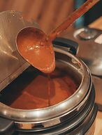 Quintessa Hotel Tokyo Haneda Comic & Books