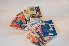Quintessa Hotel Tokyo Haneda Comic & Books