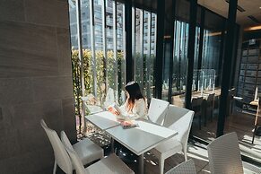 Quintessa Hotel Tokyo Haneda Comic & Books