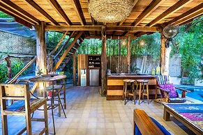 Gili Treehouses