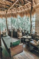 Gili Treehouses