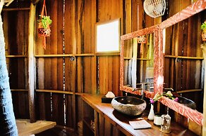 Gili Treehouses