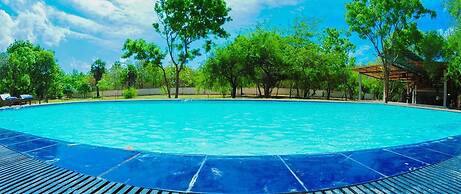 Eighth Wonder Resort