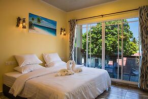 Relax Residence Thoddoo Maldives