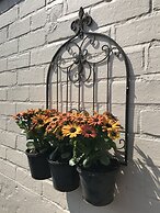 Number 61 Guest House and Tea Room