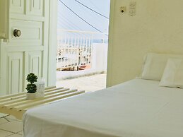 Semiramis Piskopiano by Checkin