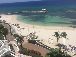 Palmyra Luxury Beach Condo