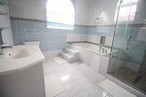 Summer Breeze Vacation Home