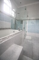 Summer Breeze Vacation Home