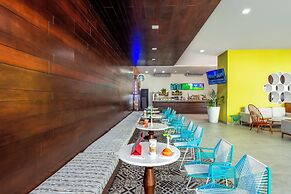 Krystal Urban Cancun & Beach Club