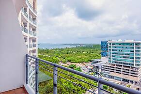 Krystal Urban Cancun & Beach Club