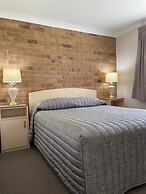 Crows Nest Motel