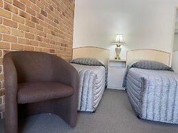 Crows Nest Motel