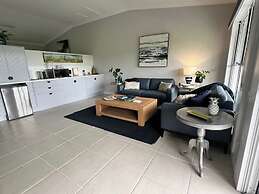 The Country House at Hunchy Montville