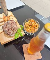 The Country House at Hunchy Montville