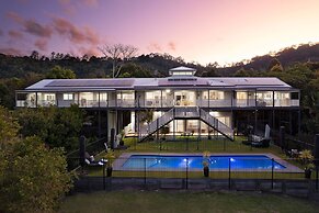 The Country House at Hunchy Montville