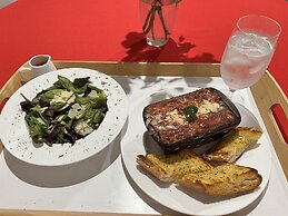 The Country House at Hunchy Montville