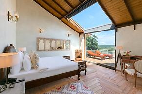 Aura Resort & Spa
