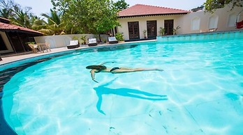 Amritara Aura Resort & Spa