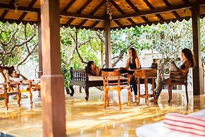 Amritara Aura Resort & Spa